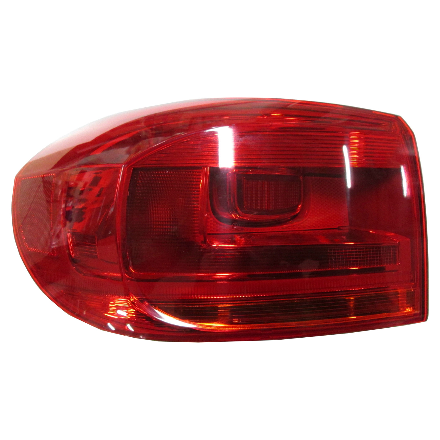 Right Passenger Side Tail Light For 12-17 Volkswagen Tiguan; CAPA Certified