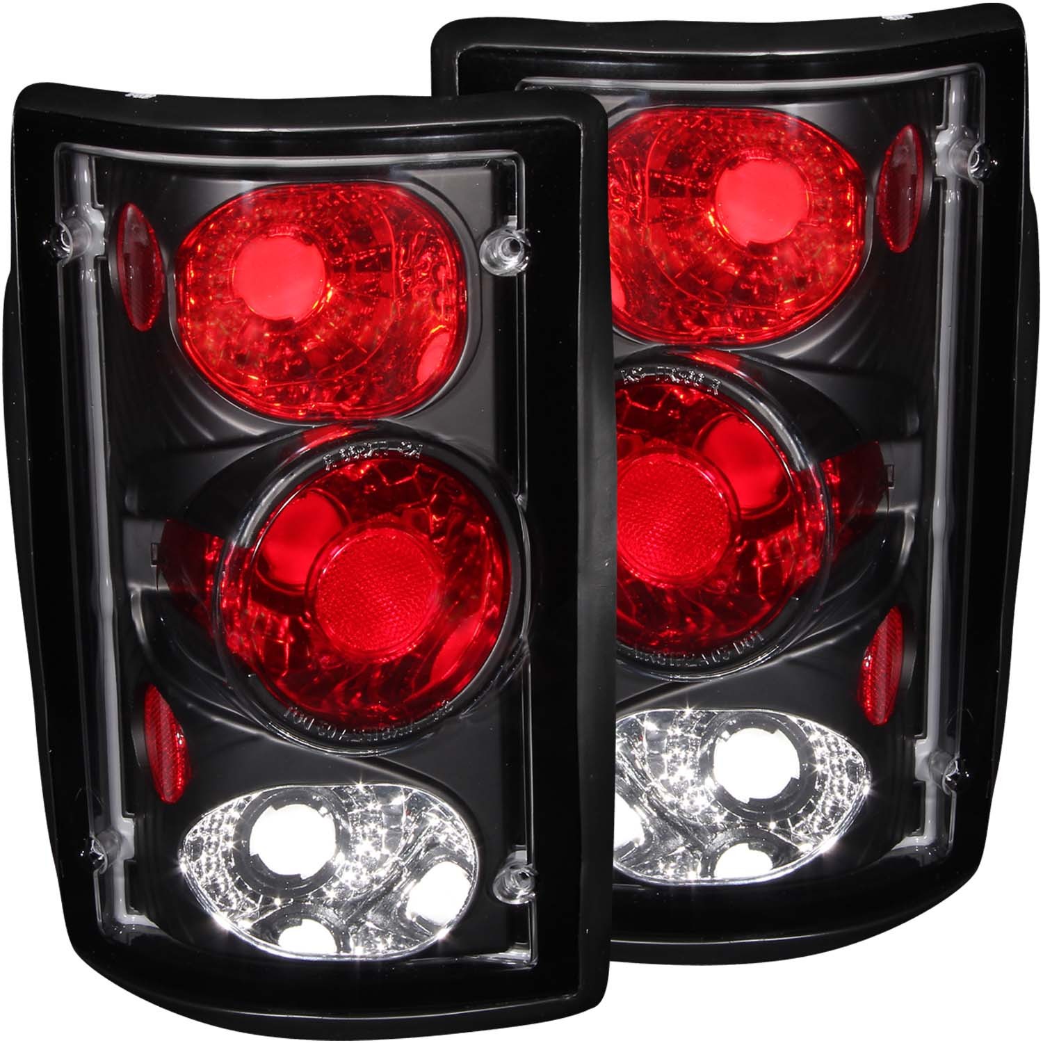Tail Light Set For 95-06 Ford E-150, 03-06 Ford E-250, 00-05 Ford Excursion